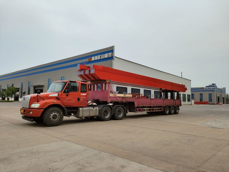 電動(dòng)葫蘆橋式起重機(jī) 3臺(tái) LH5t-17m 制作完成，發(fā)往河南漯河交付客戶使用。
